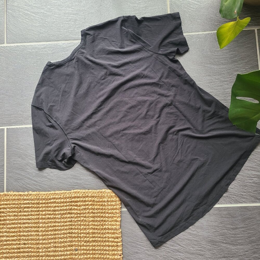 Lululemon 5 Year Basic Simnmalvaez’ Graphic Tee T… - image 8